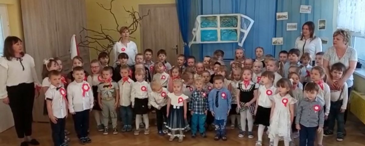 Szkoła do hymnu